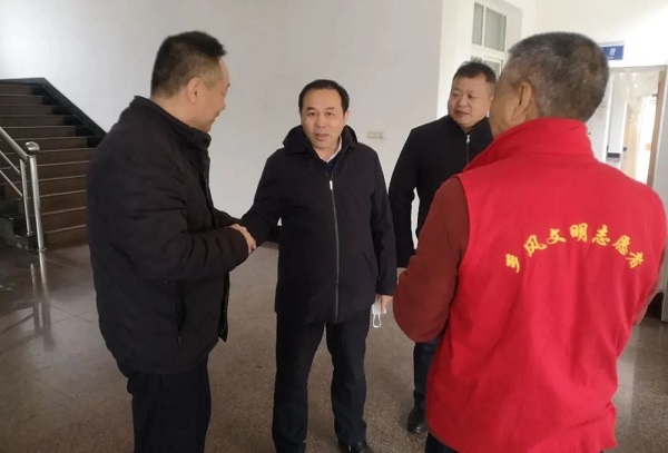 省人大代表教科文衛(wèi)委員會(huì)領(lǐng)導(dǎo)喻立平主任蒞臨昌利金剛石工具公司參觀(guān)指導(dǎo)工作